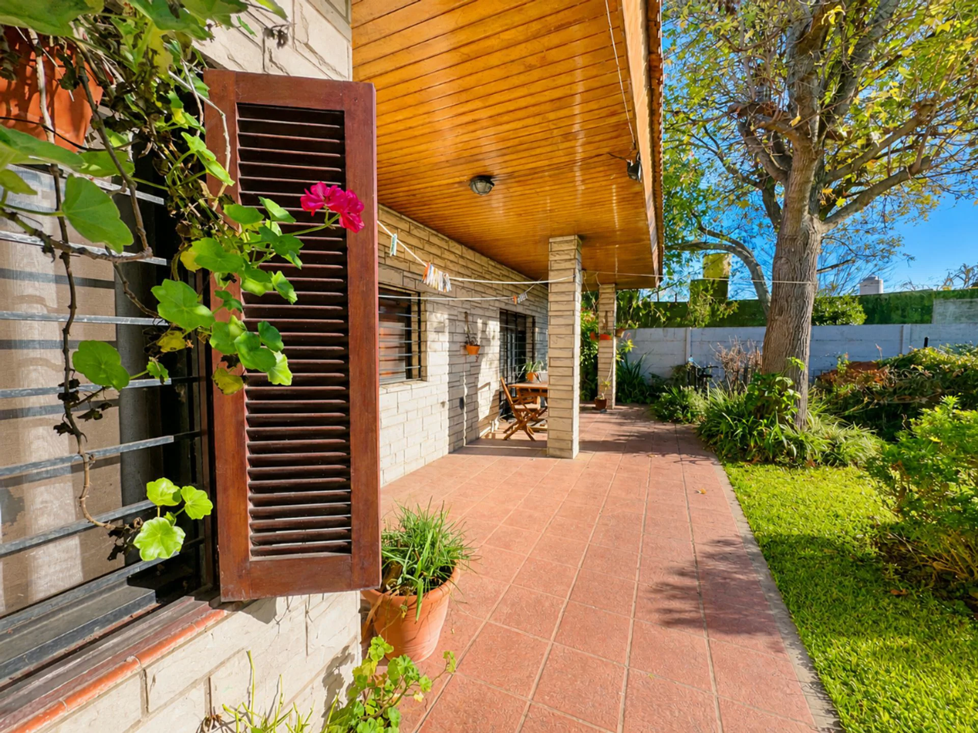 CASA VENTA 4 AMB DON TORCUATO PILETA PARRILLA foto 2