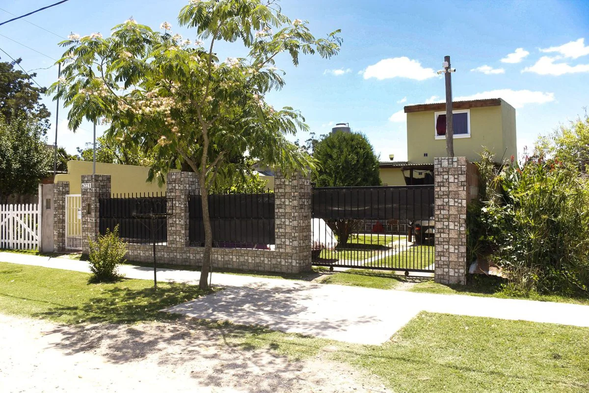 Venta casa 3 ambientes Parque Camet foto 2