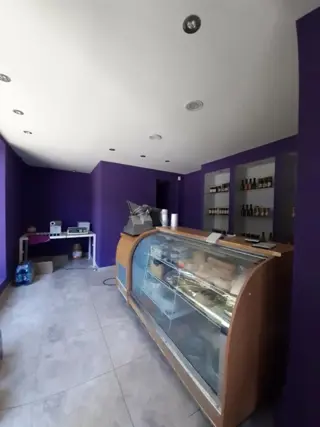 Local comercial con depósito foto 5