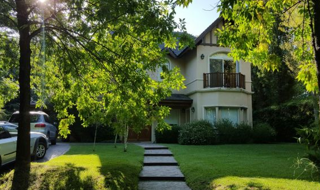 Hermosa casa de 3 dormitorios en Country Solar del Bosque. foto 1