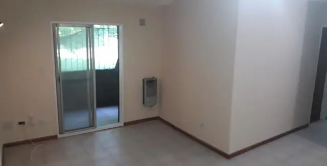 LONGCHAMPS - DEPARTAMENTO EN BARRIO UPCN PB