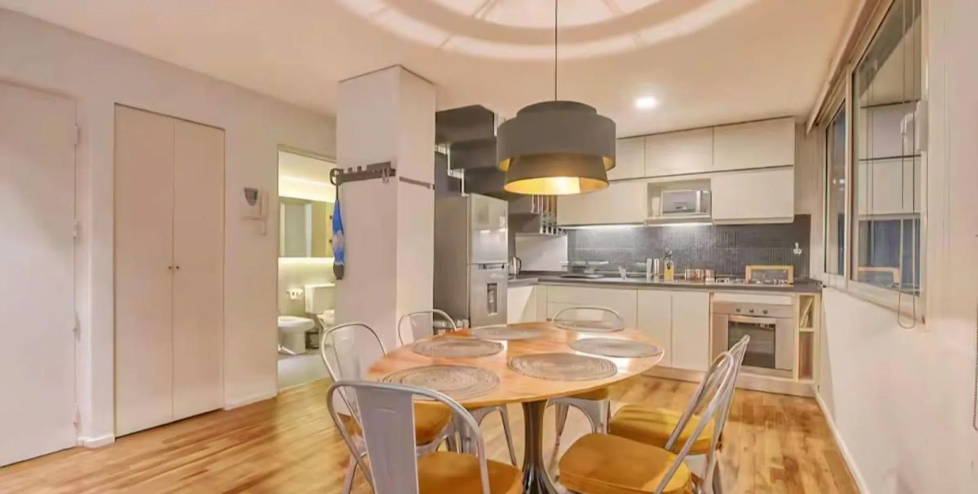 VENTA CON RENTA USD- TRIPLEX C COCHERA EN BELGRANO foto 2