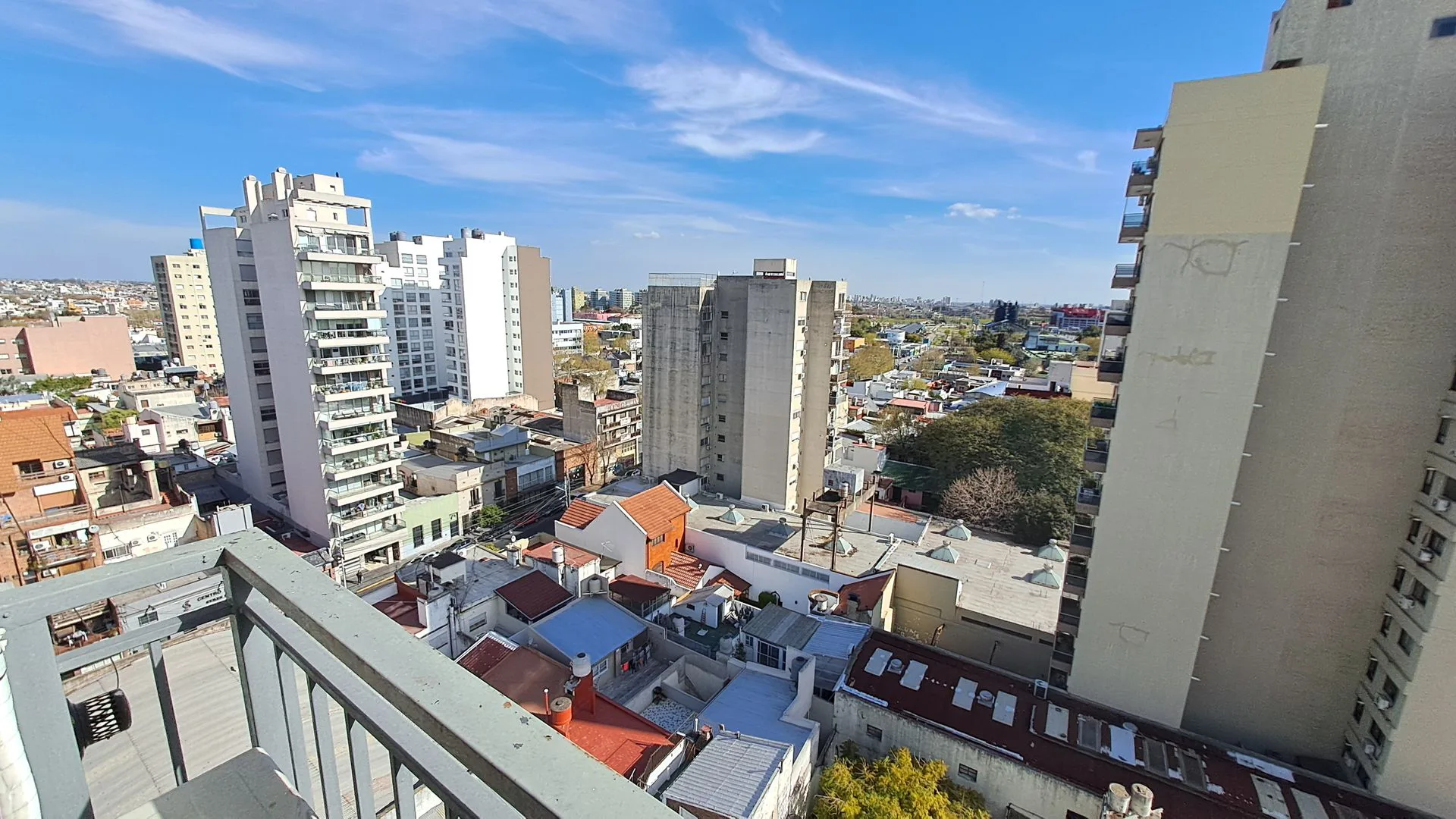 ALQUILER DE 3 AMBIENTES EN AVELLANEDA CENTRO foto 2