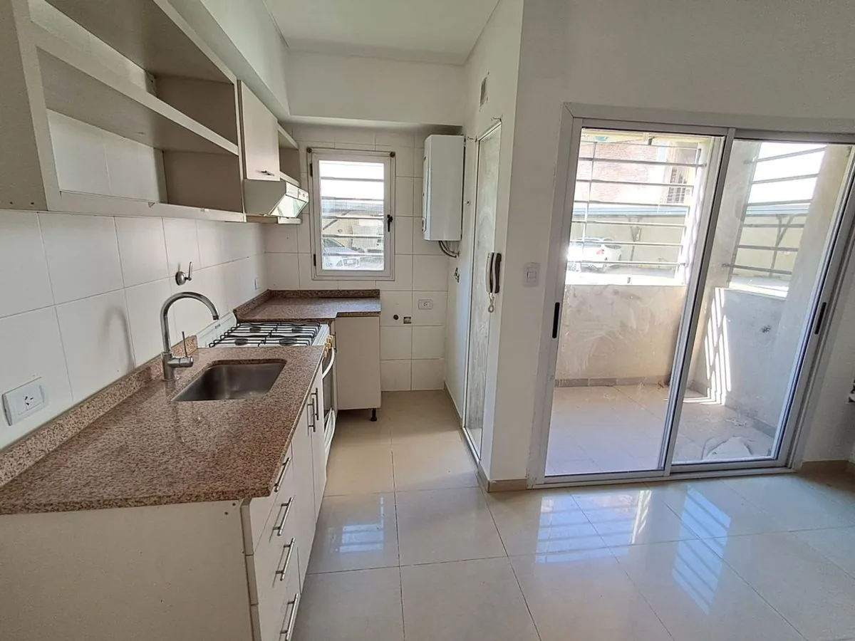 VENDE DEPARTAMENTO TRES AMBIENTES VILLA CELINA foto 2