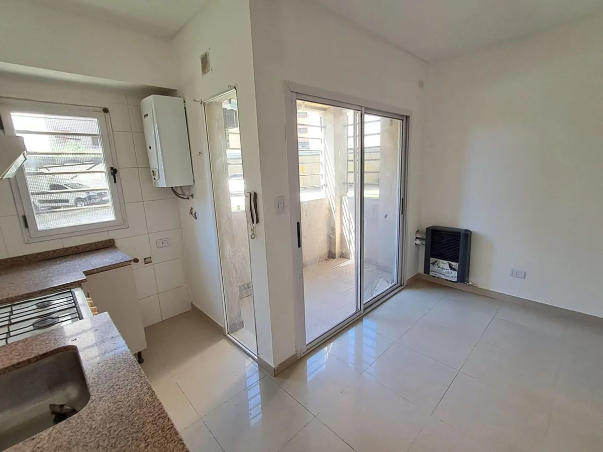 VENDE DEPARTAMENTO TRES AMBIENTES VILLA CELINA foto 3