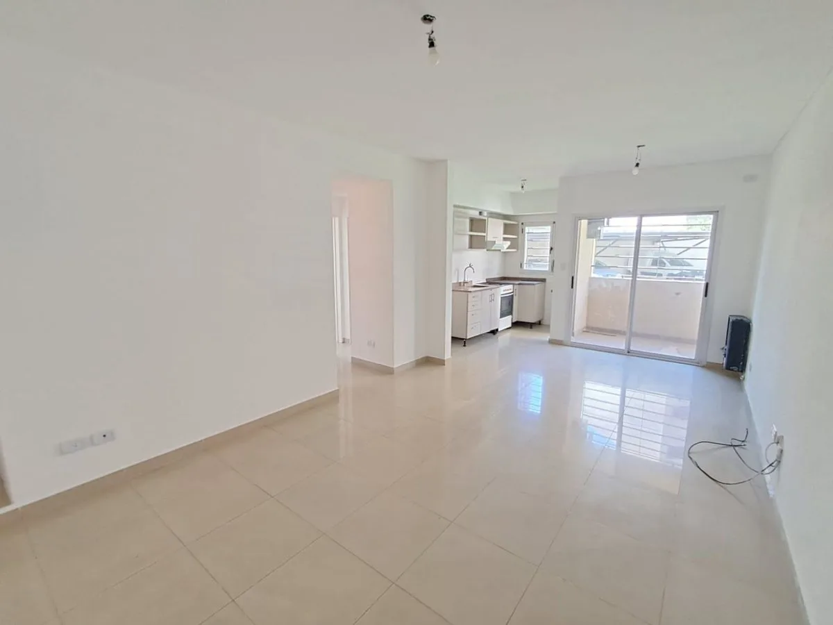 VENDE DEPARTAMENTO TRES AMBIENTES VILLA CELINA foto 4