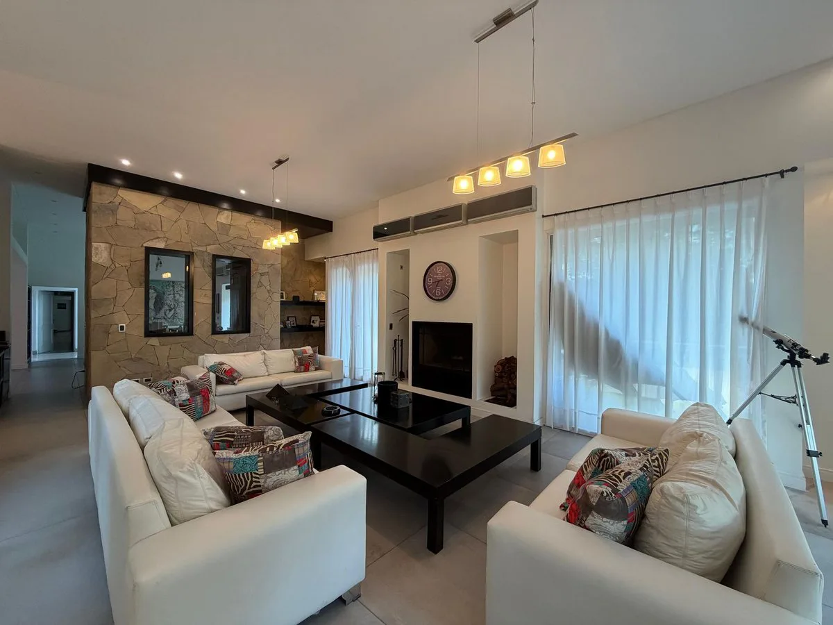 VENTA CASA 10 AMBIENTES ALTOS DEL PILAR foto 5