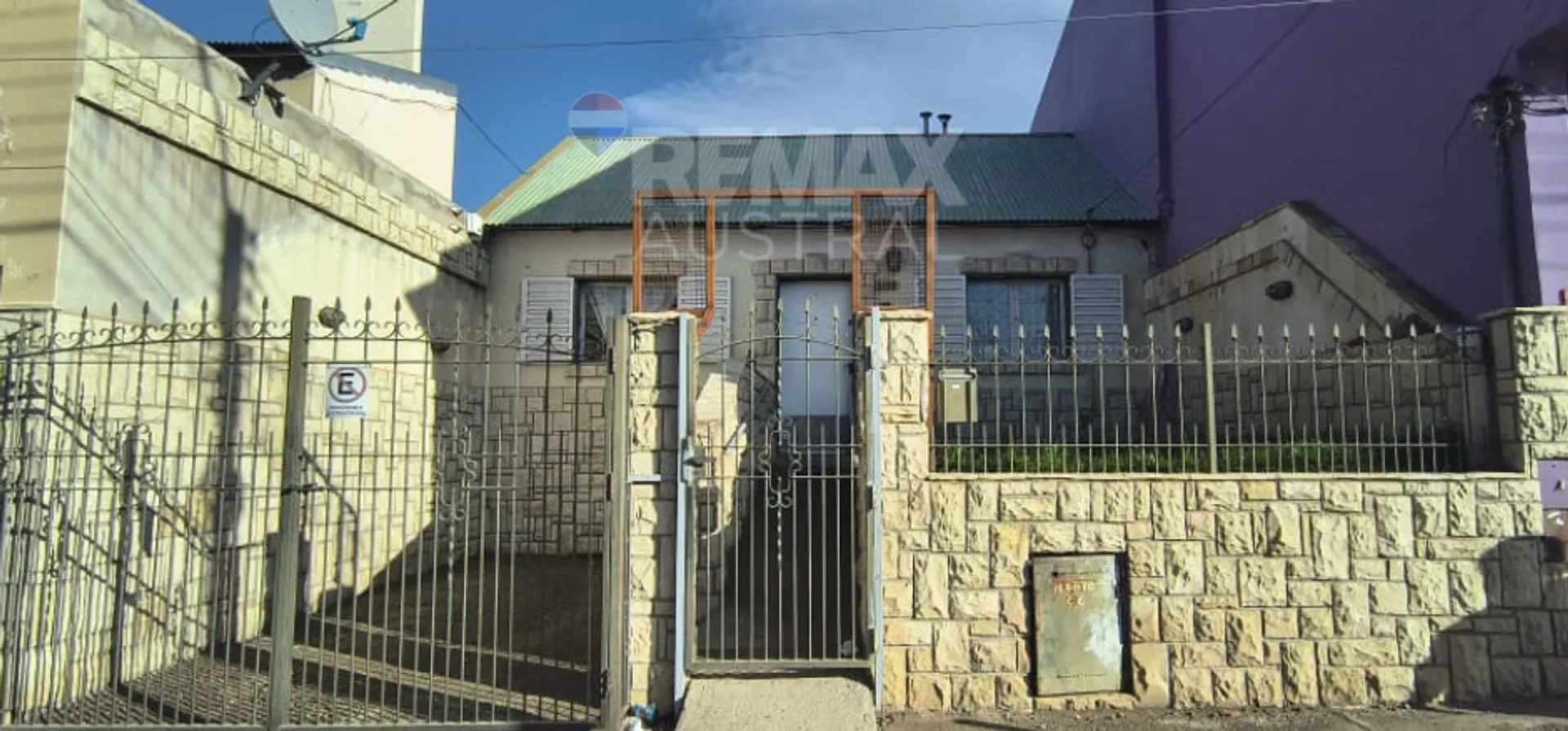 CASA EN VENTA AVENIDA POLONIA-APTA HIPOTECARIO foto 2