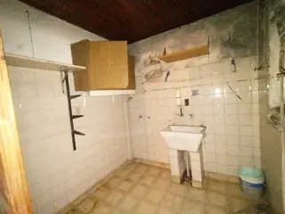 AMPLIO PH DE 3 AMBIENTES CON COCHERA, 2 DORMITORIOS, LIVING COMEDOR, COCINA Y BAÑO. foto 3