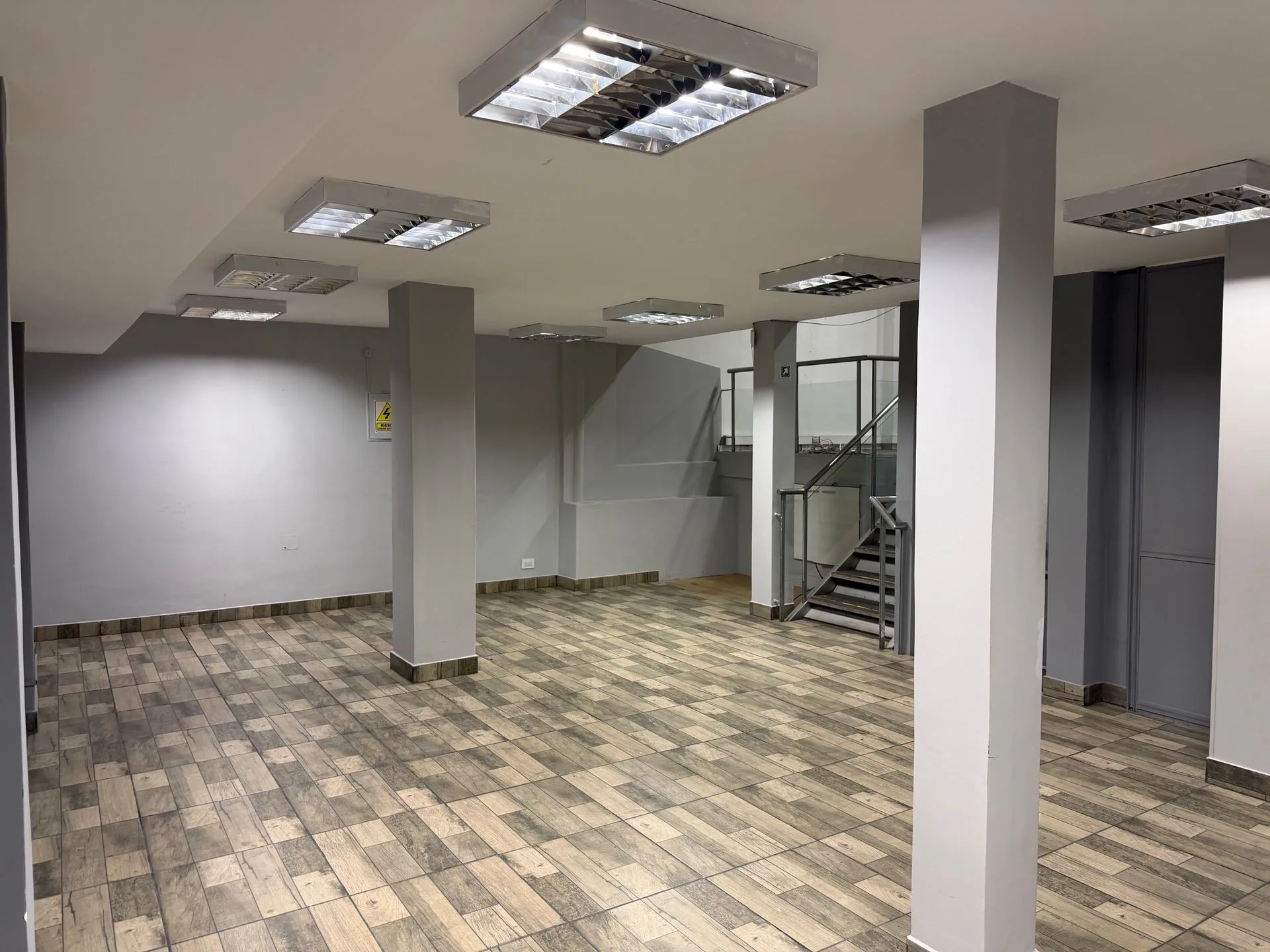 Alquiler Local c/ Subsuelo /Oficinas Apto T. Rubro foto 5