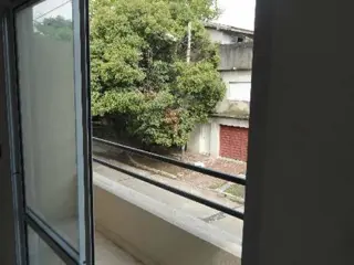 Departamento de 2 ambientes, en 1er piso x escalera al frente, Quilmes foto 3