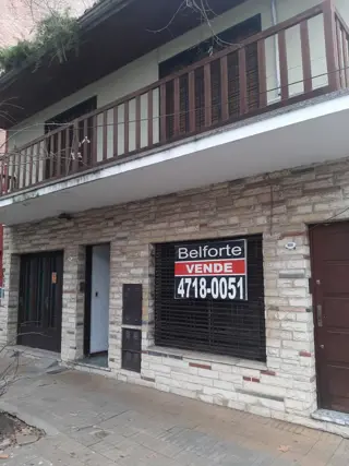 PH DE 4 AMBIETES CON TERRAZA , PATIO Y COCHERA a REFACCIONAR OPORTUNIDAD foto 1