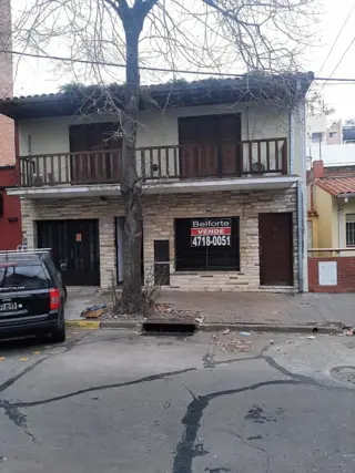PH DE 4 AMBIETES CON TERRAZA , PATIO Y COCHERA a REFACCIONAR OPORTUNIDAD foto 2