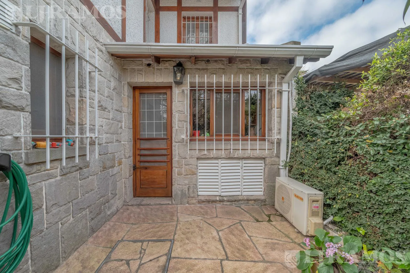 IMPECABLE CASA ESTILO INGLES EN EL EXCLUSIVO BARRIO PARQUE AGUIRRE foto 4