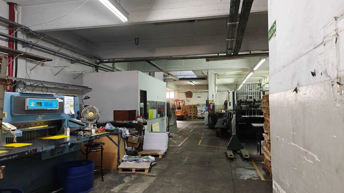 VENTA Depósito/ Galpón en Mataderos + 1300m2 cub foto 5