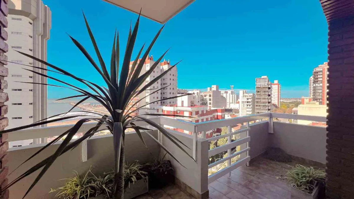VENTA DEPTO DUPLEX 4 AMB VISTA AL MAR PLAYA GRANDE foto 5