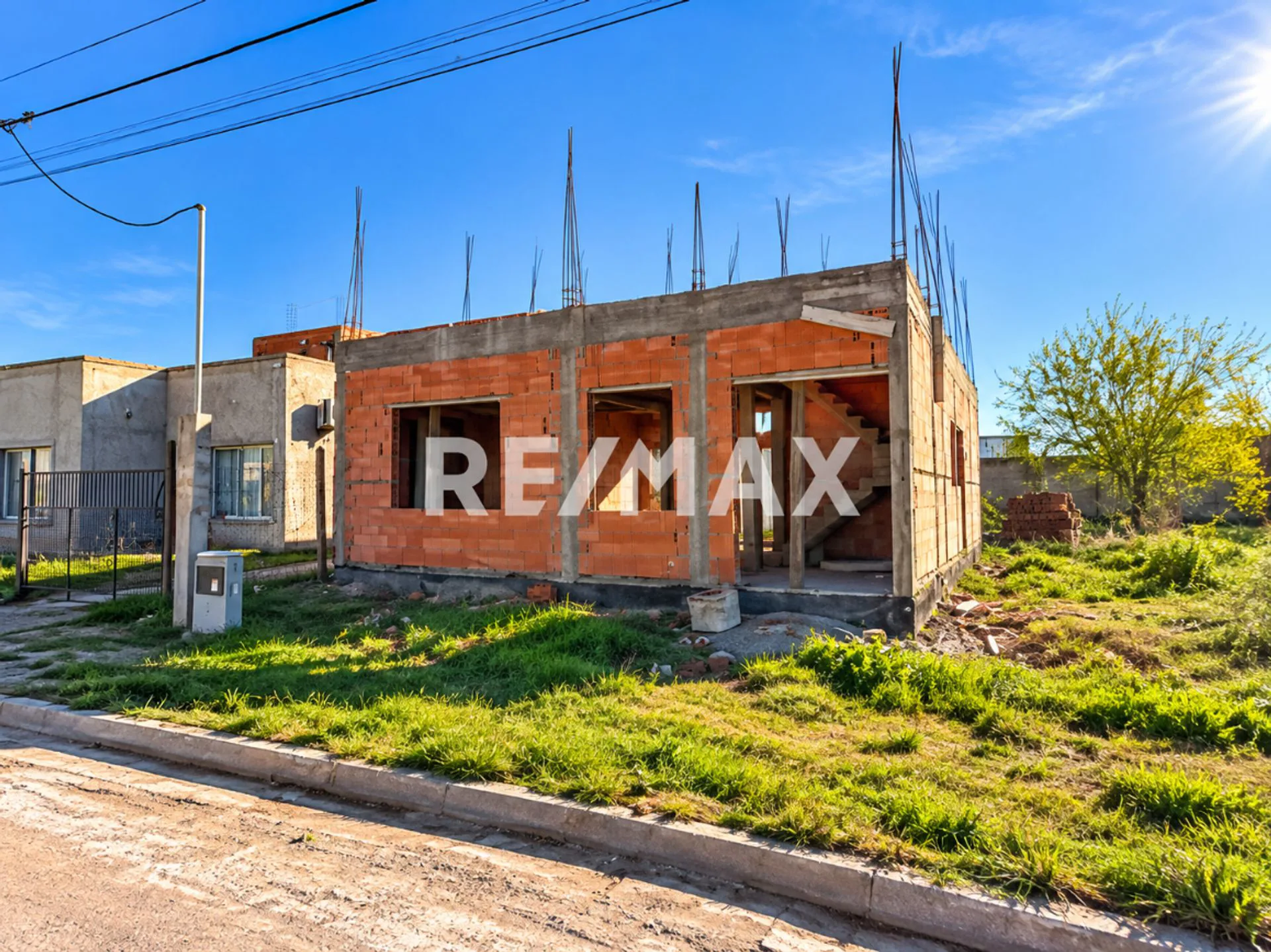 VENTA CASA EN CONSTRUCCION FERNANDEZ ORO foto 2