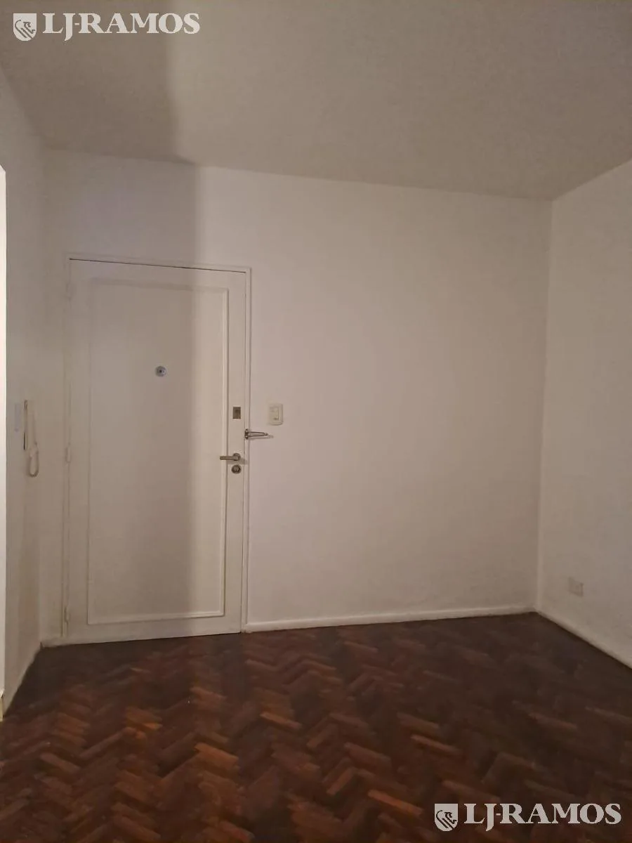 DOS AMBIENTES -APTO PROFESIONAL O VIVIENDA- RECICLADO - RECOLETA foto 4