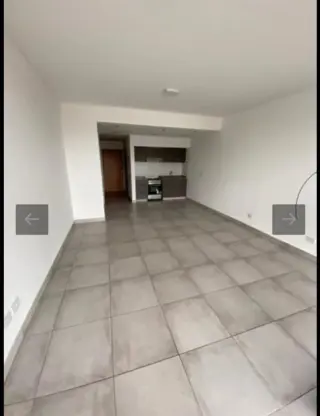 VENTA DE IMPECABLE MONOAMBIENTE CON COCHERA - INMEJORABLE UBICACIÓN. MONTE GRANDE PLENO CENTRO foto 1