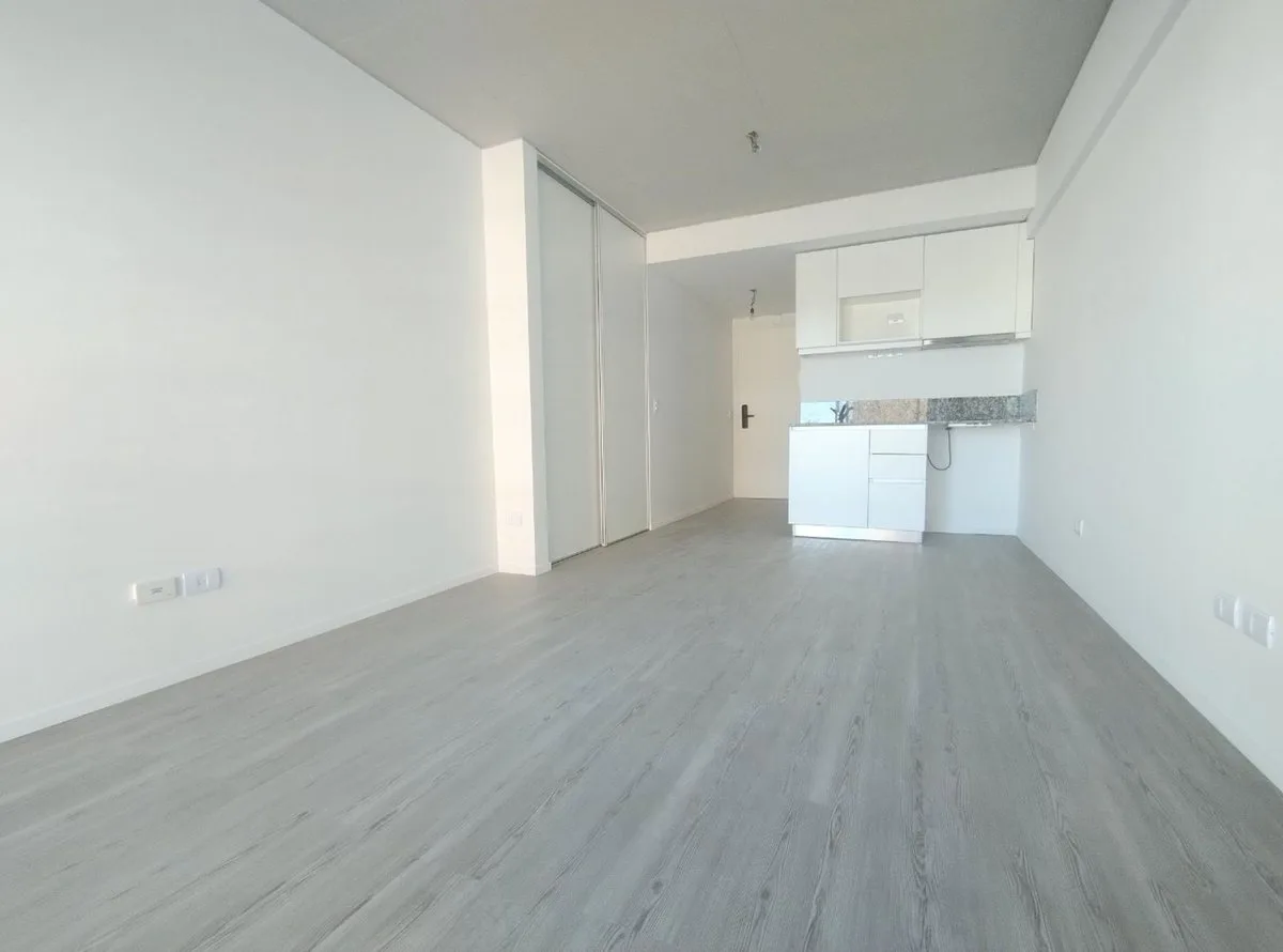 VENTA MONOAMBIENTE CON BALCON EN "MOCA2",BARRACAS. foto 3