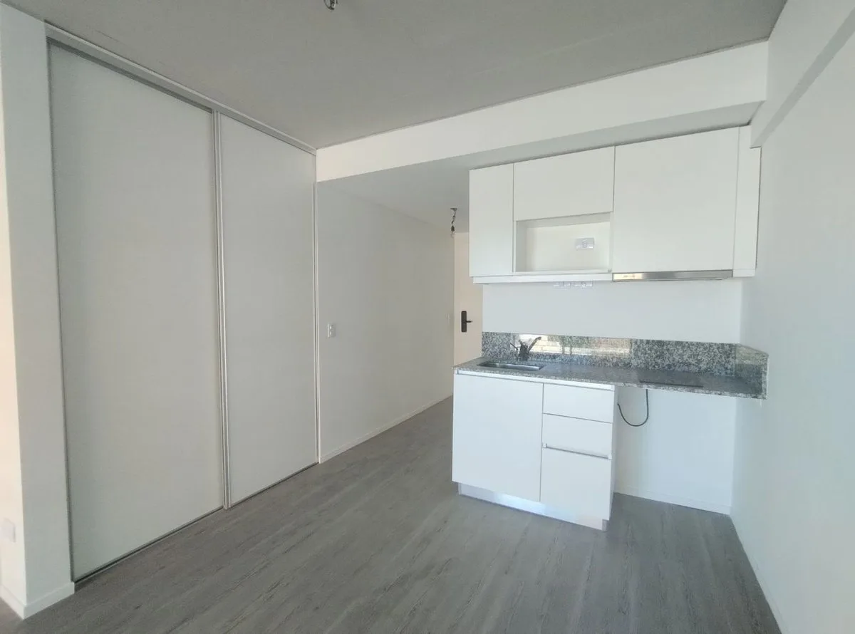 VENTA MONOAMBIENTE CON BALCON EN "MOCA2",BARRACAS. foto 5