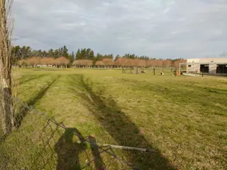 VENDE LOTE EXCELENTE UBICACION EN CLUB DE CAMPO HARAS DE FUNES foto 4