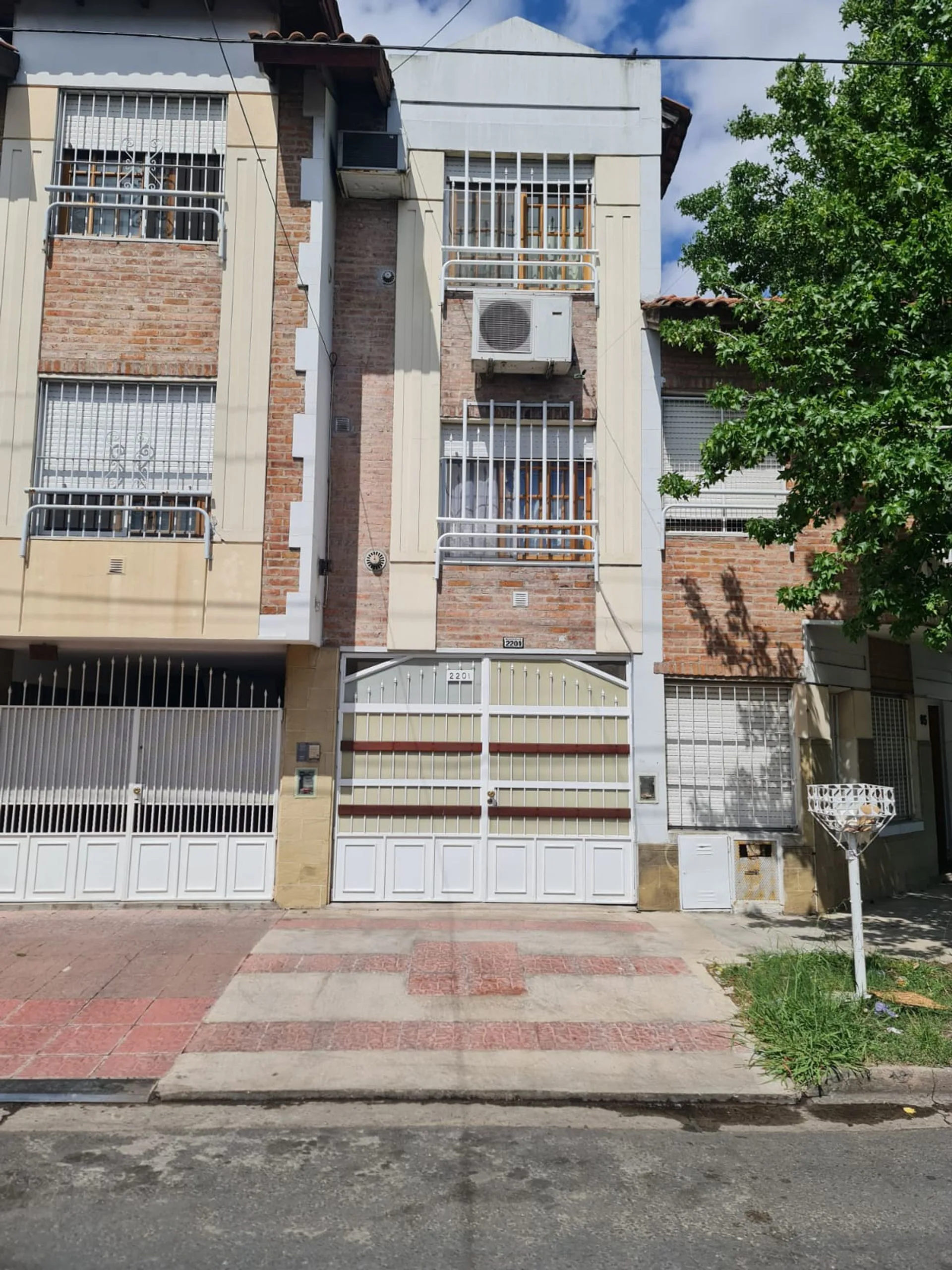 VENTA TRIPLEX 3 AMBIENTES RAMOS MEJÍA foto 2