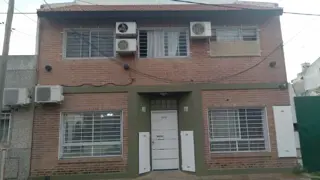 EXCELENTE DEPTO PTA BAJA FRTE 2 AMPLIOS AMB c/ PATIO c/ PARRILLA en VILLA DEVOTO foto 3