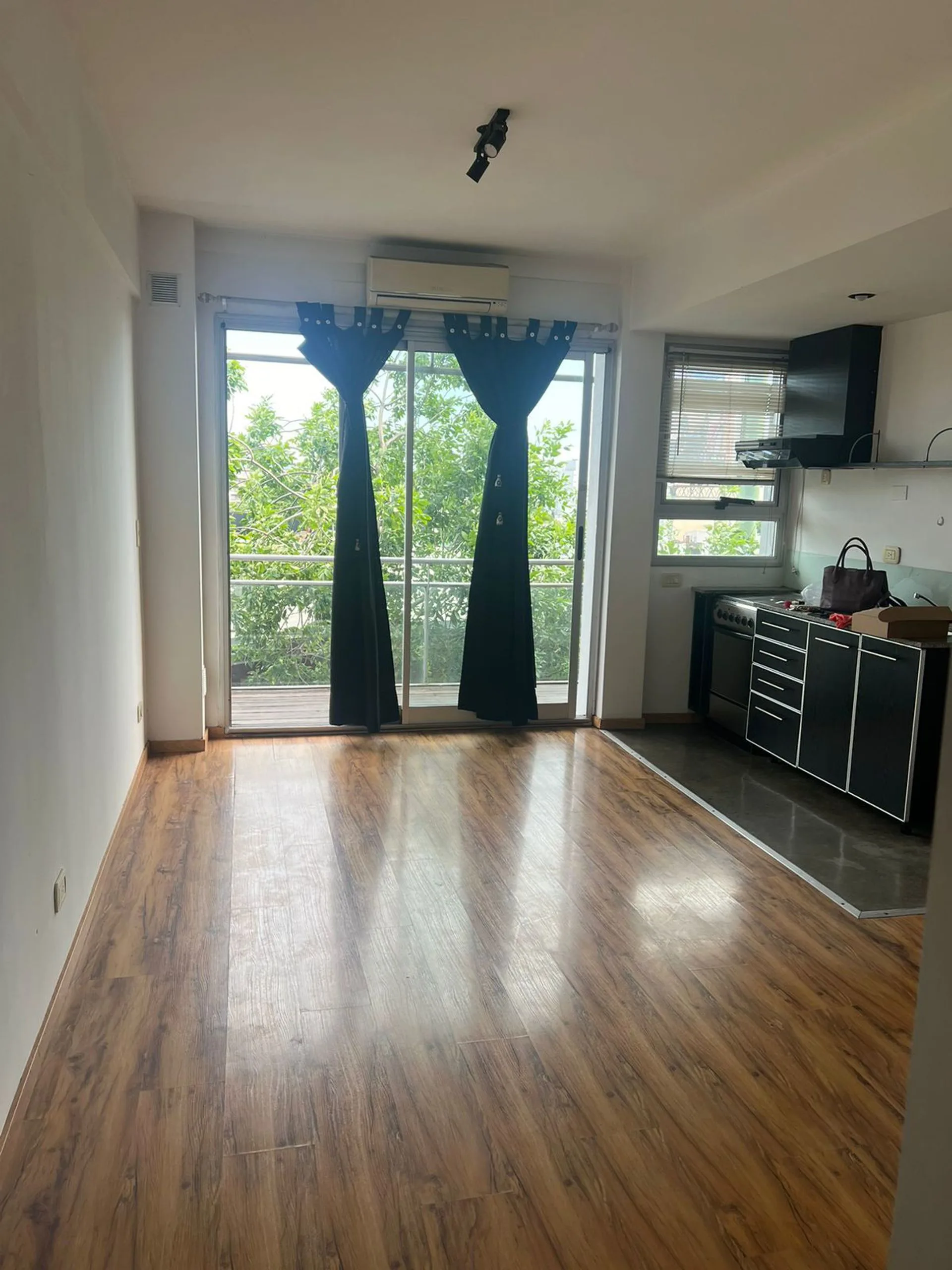 Alquiler departamento 2 ambiente con balcon foto 3