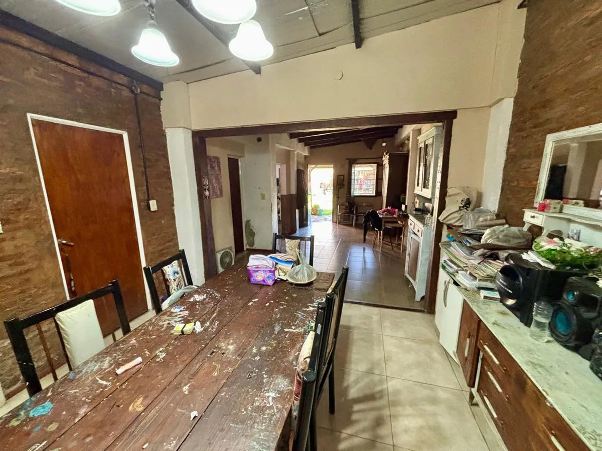 VENTA CASA A RECICLAR CON GRAN TERRENO EN FUNES foto 3