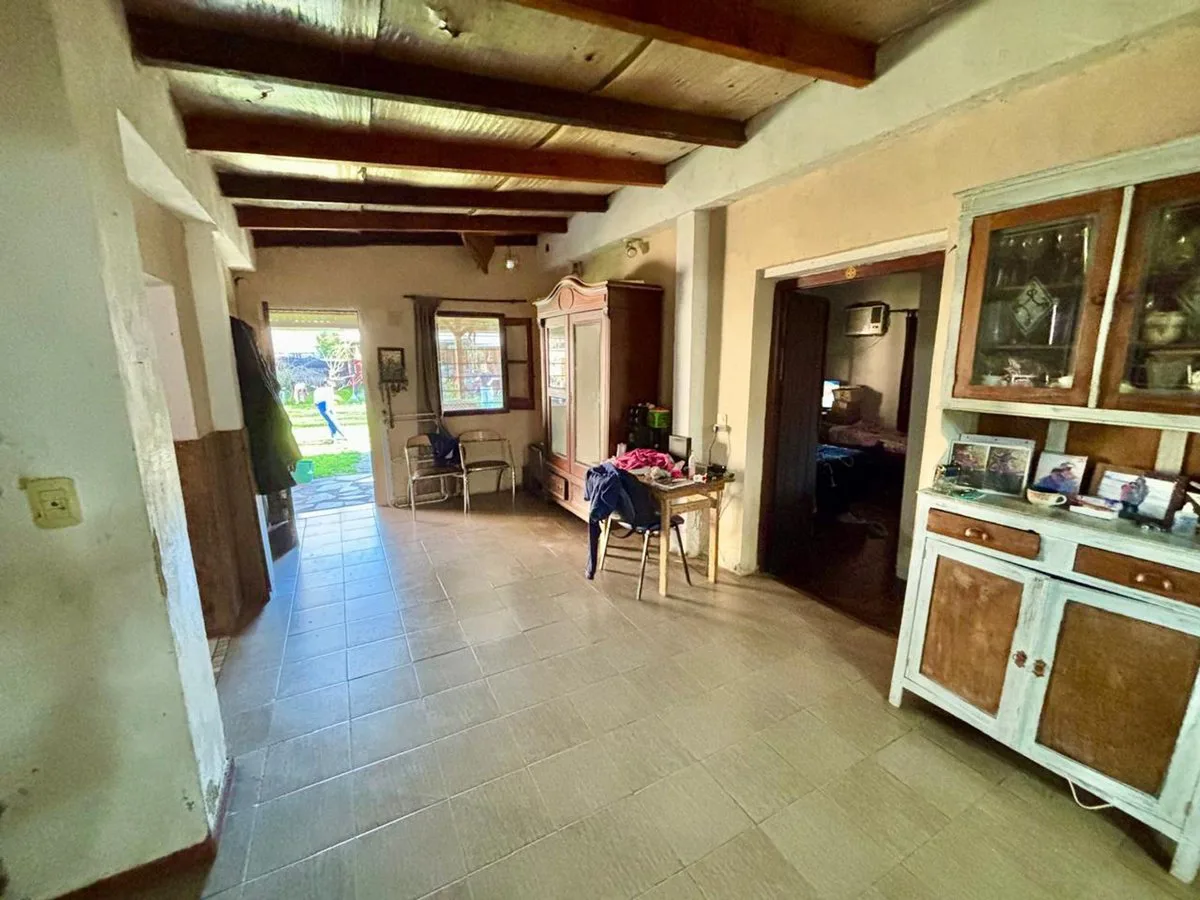 VENTA CASA A RECICLAR CON GRAN TERRENO EN FUNES foto 4