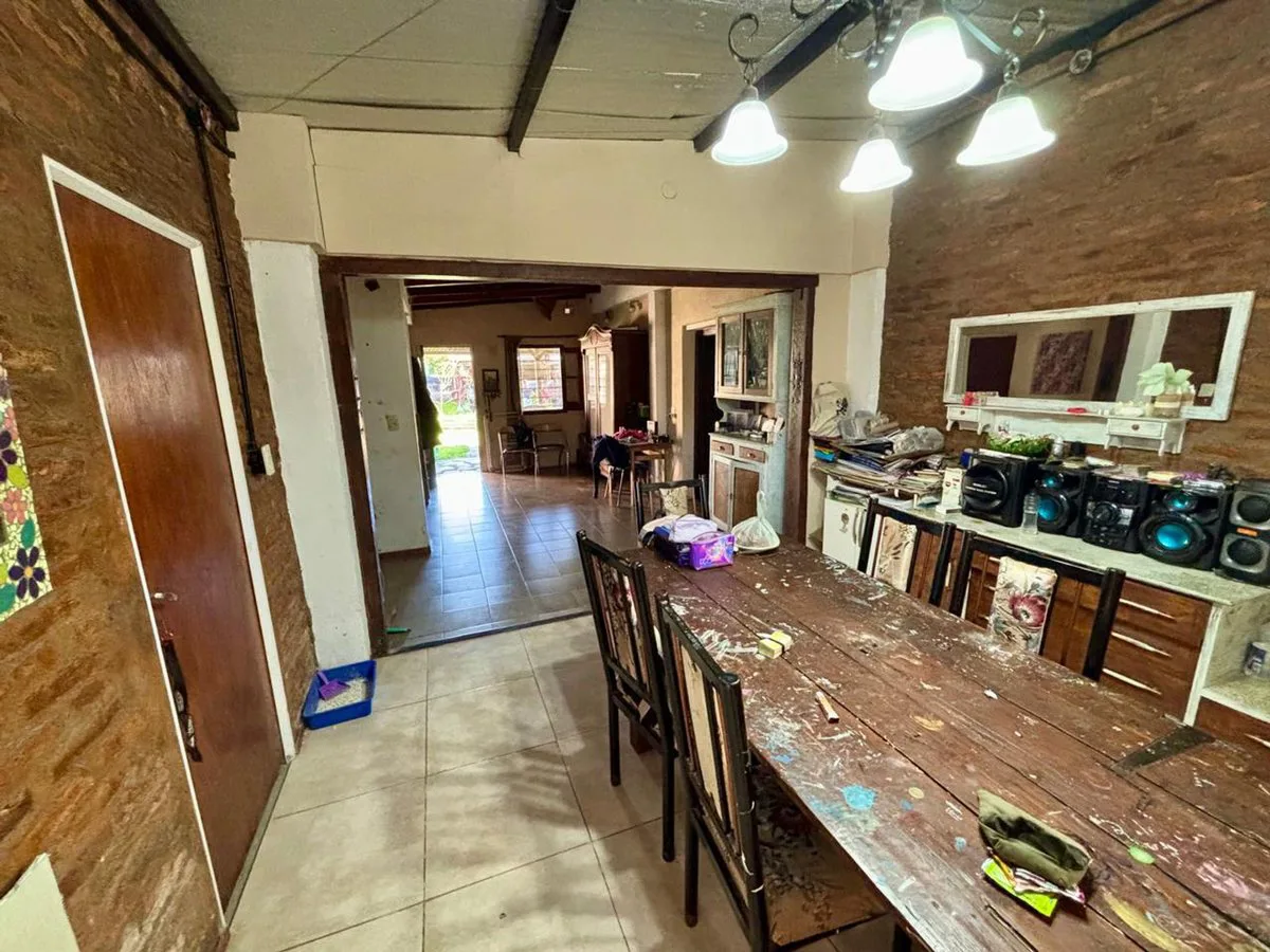 VENTA CASA A RECICLAR CON GRAN TERRENO EN FUNES foto 5