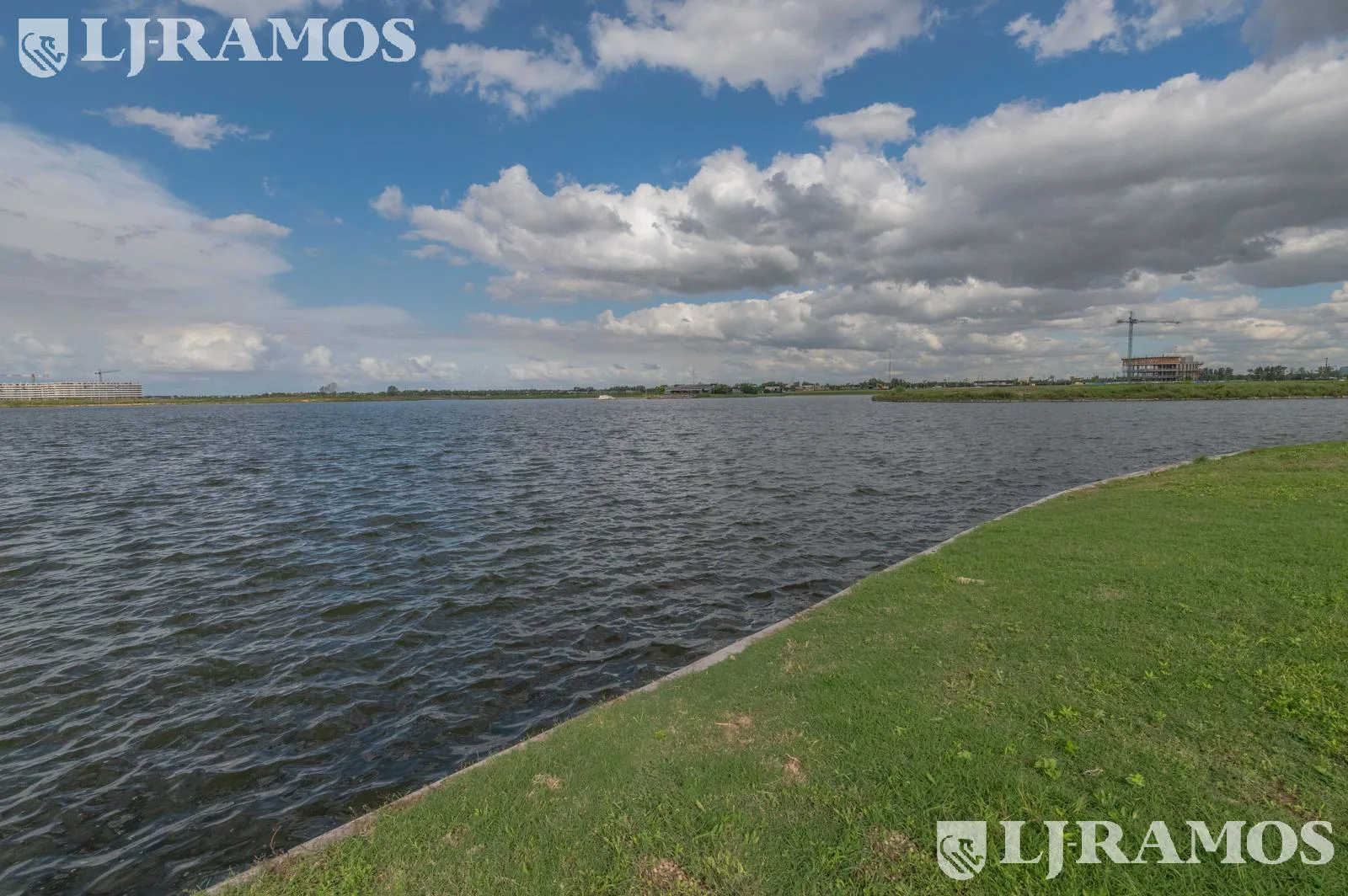 EXCELENTE LOTE AL LAGO CENTRAL EN VENTA EN LOS PUENTES - NORDELTA foto 2