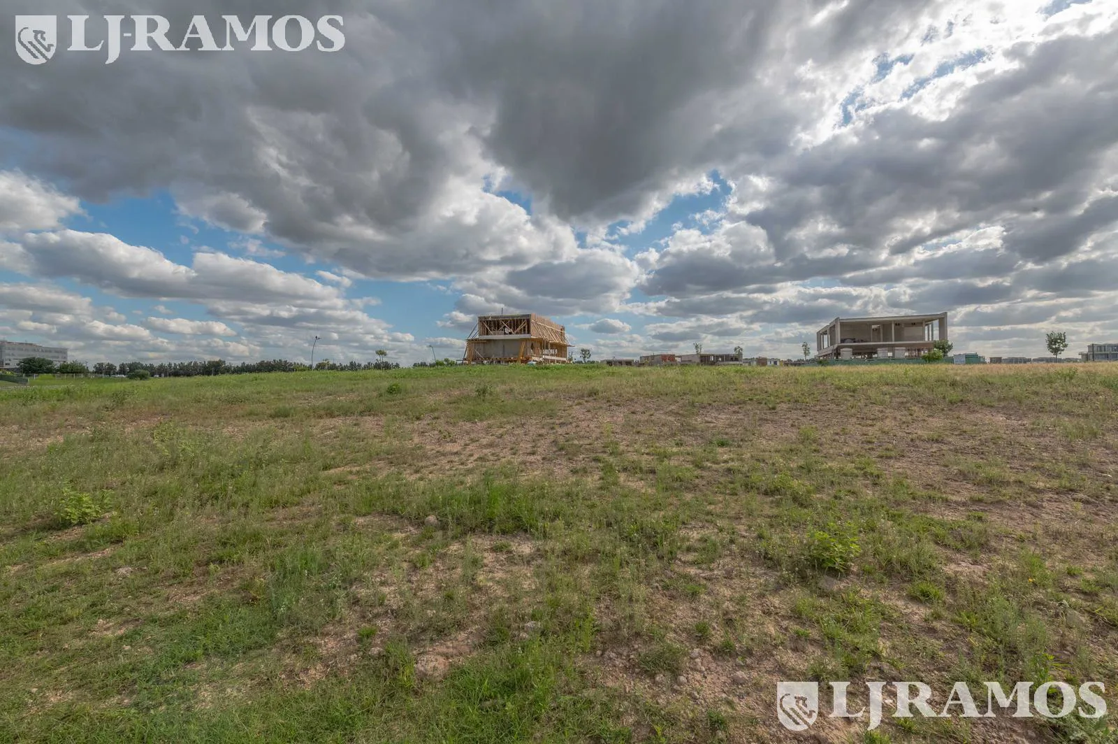 EXCELENTE LOTE AL LAGO CENTRAL EN VENTA EN LOS PUENTES - NORDELTA foto 5