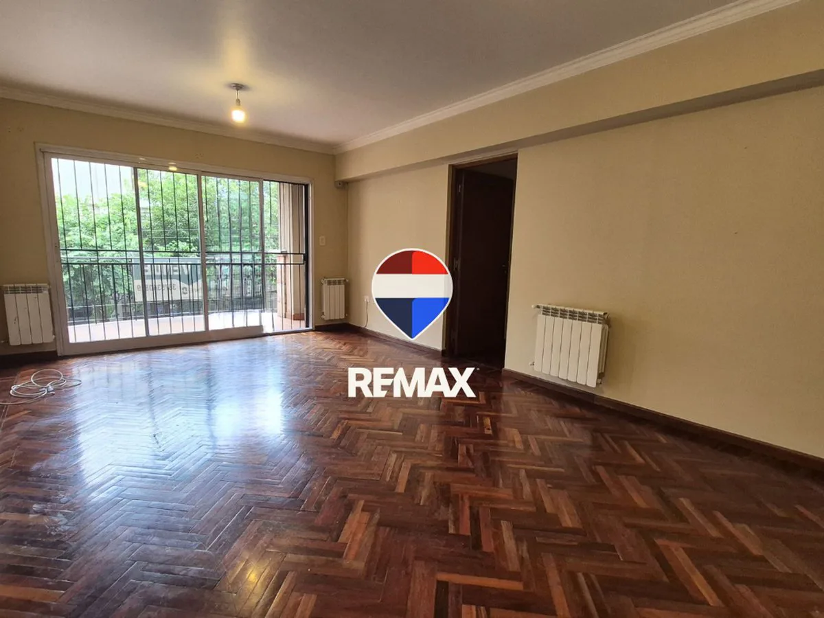 VENTA DEPTO ZONA CENTRO 2 DORM COCHERA Y BALCÓN foto 2