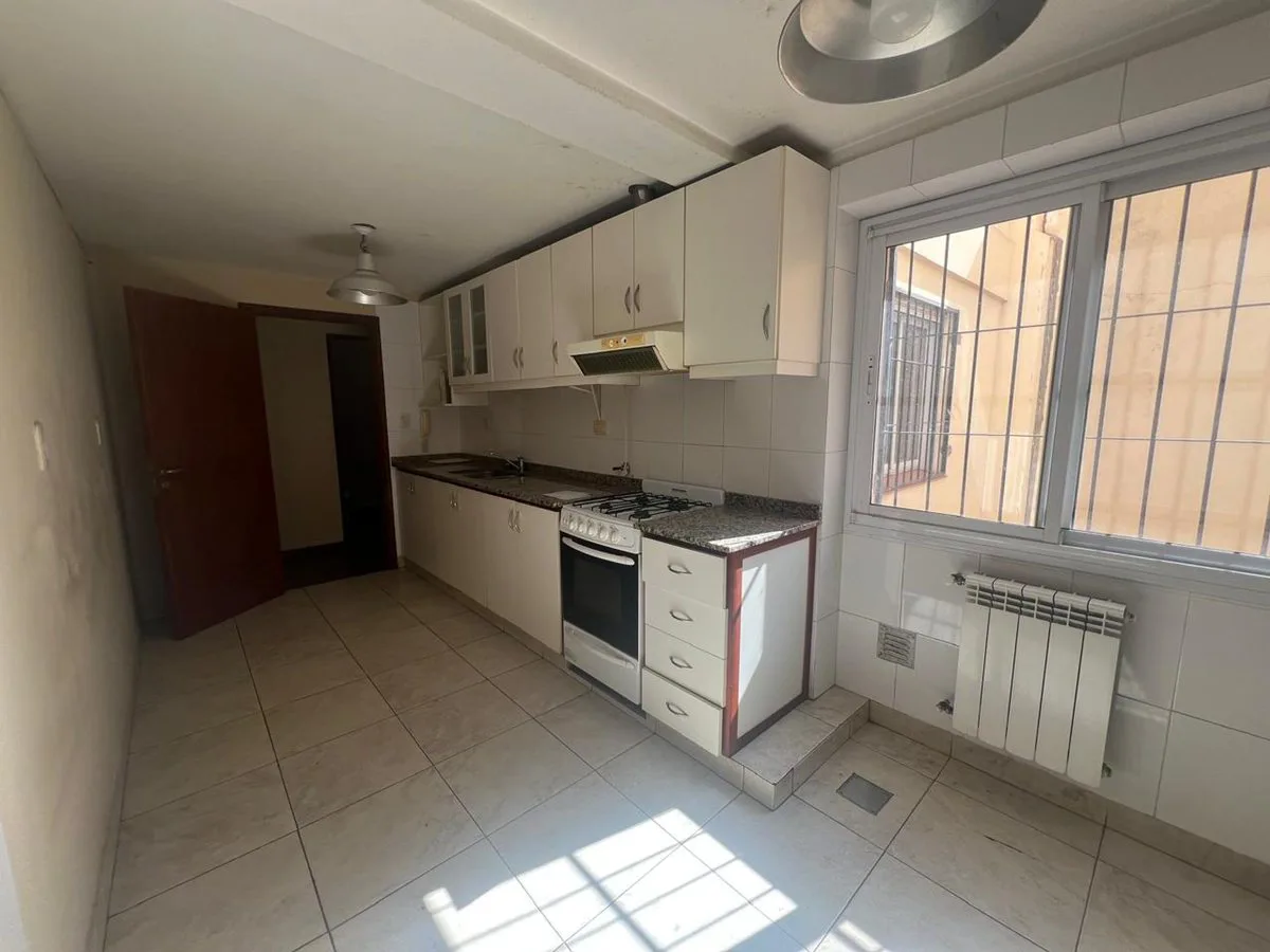 VENTA DEPTO ZONA CENTRO 2 DORM COCHERA Y BALCÓN foto 5