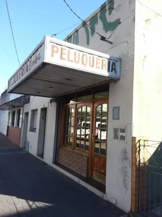 Venta Casa 3 ambientes con local al frente Billinghurst foto 1