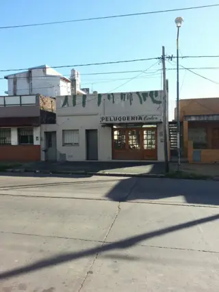 Venta Casa 3 ambientes con local al frente Billinghurst foto 2
