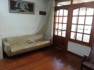Venta Casa 3 ambientes con local al frente Billinghurst foto 3