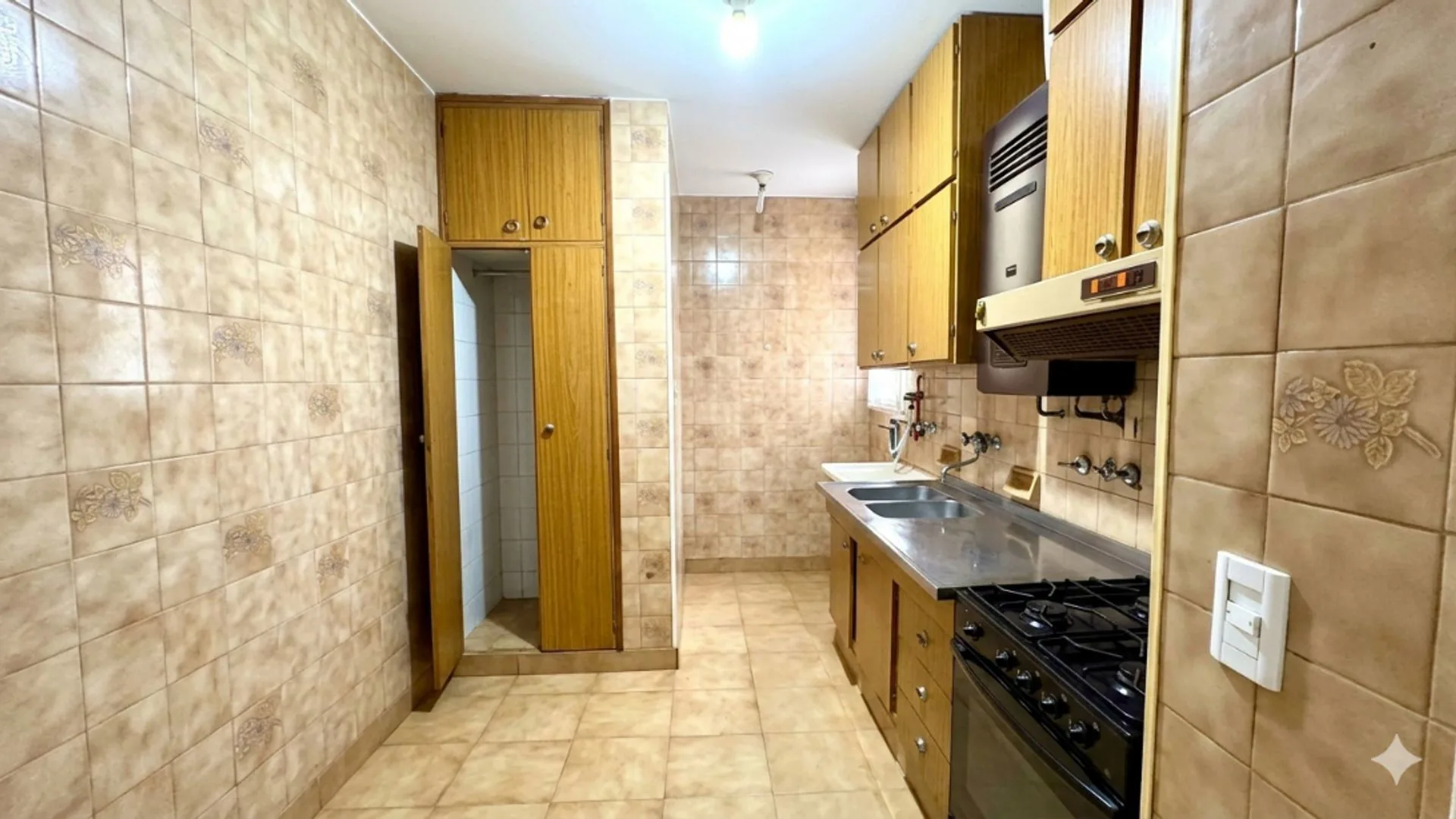 VENTA DEPARTAMENTO 2 DORMITORIOS Y COMODÍN, CENTRO foto 3
