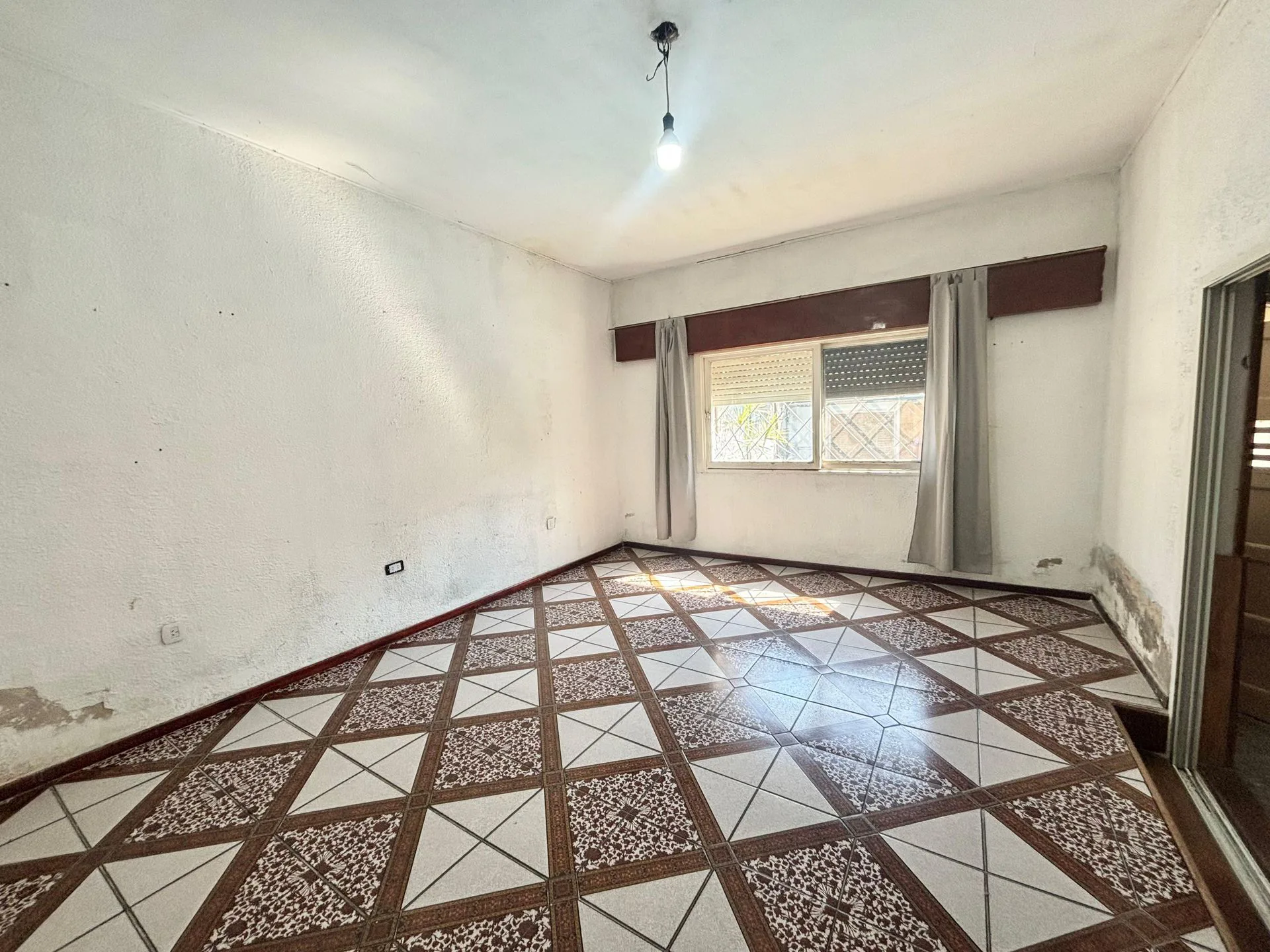 CASA EN VENTA 3 AMB C/PILETA Y COCHERA GERLI foto 5