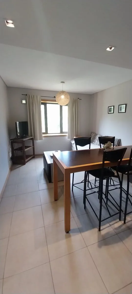 RE/MAX VENDE DEPARTAMENTO CENTRICO AMOBLADO 2 AMB foto 4