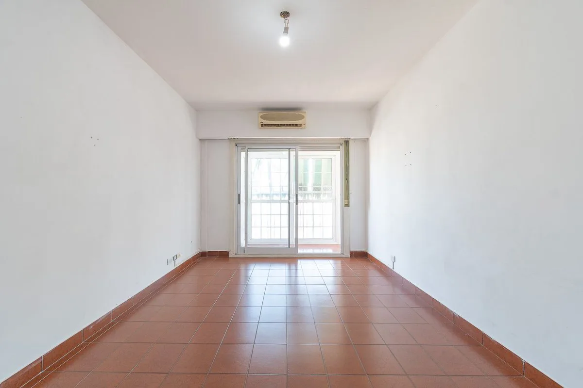 Venta Depto. 3 amb. coch y baul luminoso Caballito foto 5