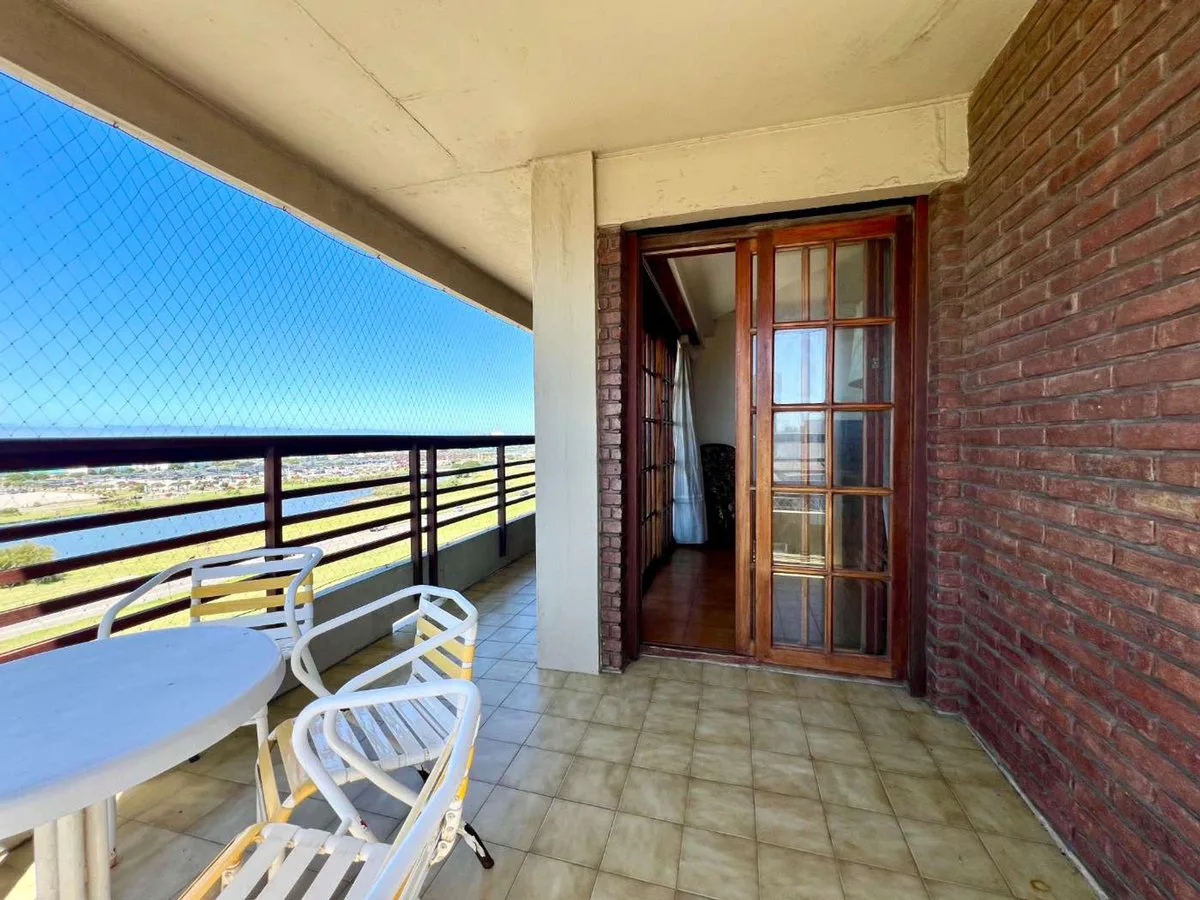 VENTA Dpto de 4AMB vista al mar c/cochera baulera foto 2