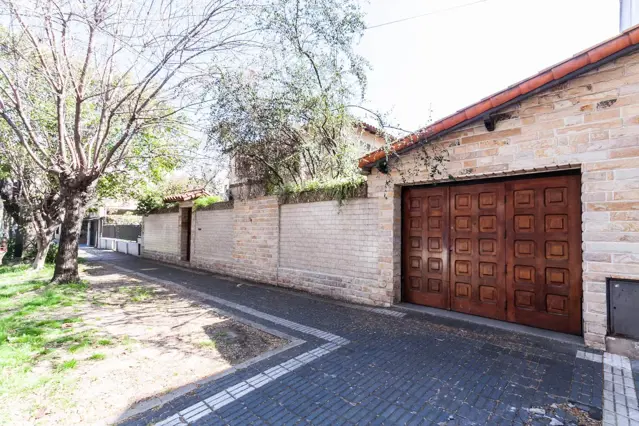VENTA - CASA 4 AMBIENTES - LOMAS DE ZAMORA
