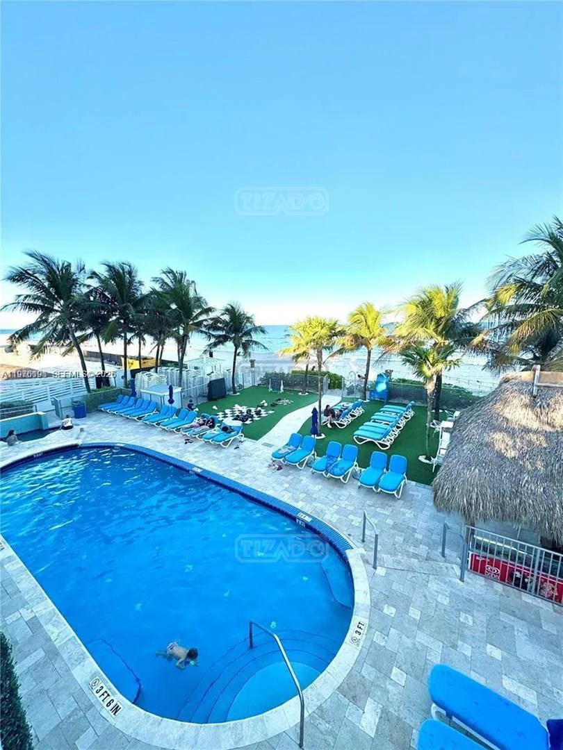 18683 Collins Ave 18600 foto 2