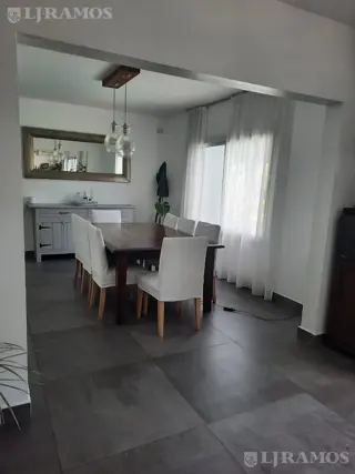 Casa con 3 dormitorios - lote interno -en venta en   Talar del lago II foto 3