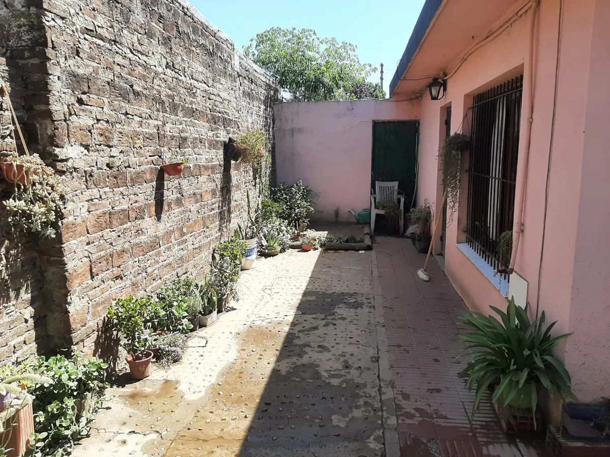 CASA 3 AMB DERQUI PATIO COCHERA foto 3