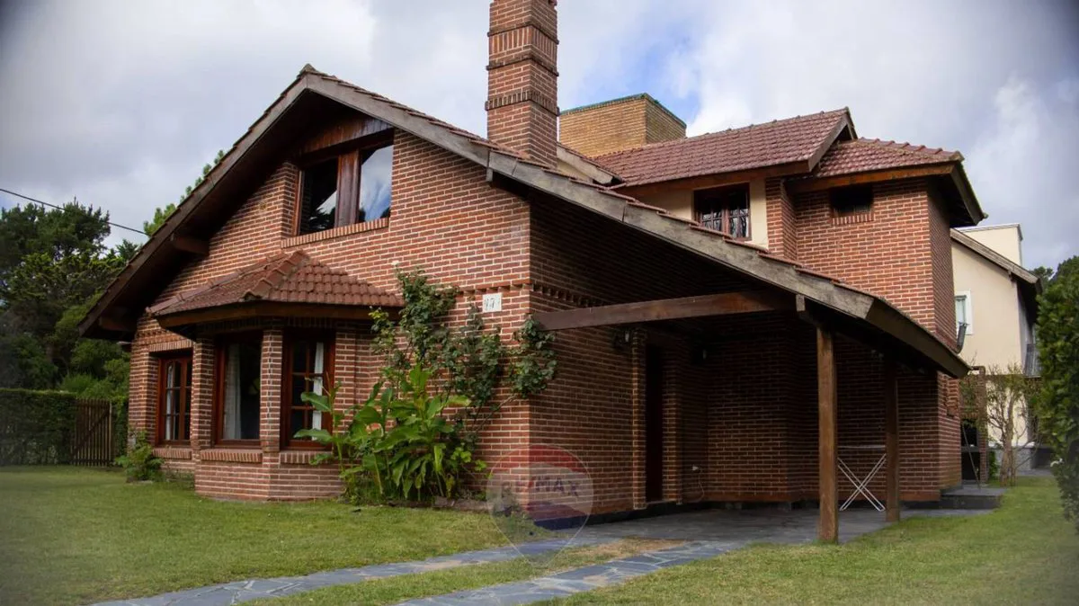 VENTA CASA 4 AMBIENTES VALERIA DEL MAR