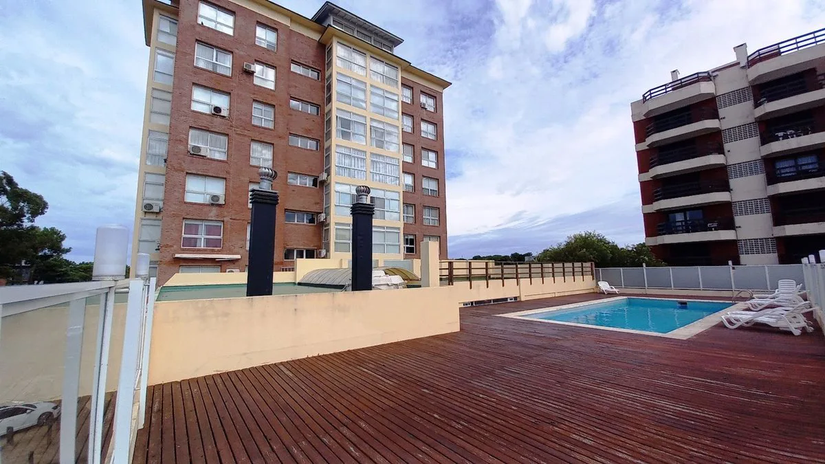 Departamento en Venta en PINAMAR 3 amb PB cochera foto 3